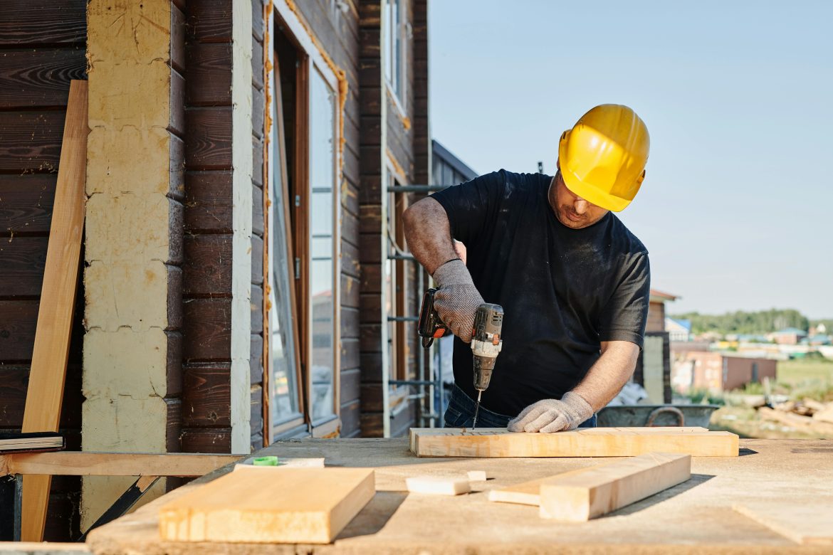 The Benefits of Hiring Local Builders in Melbourne